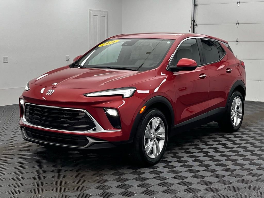 Used 2024 Buick Encore GX Preferred FWD image 2