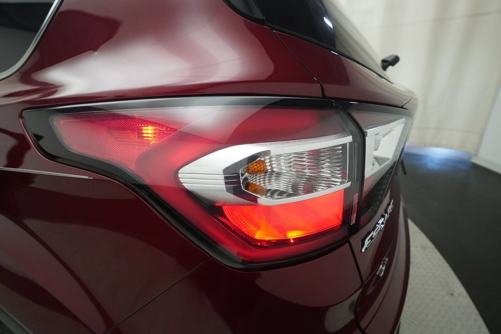 Used 2018 Ford Escape Titanium w/ Ford Safe & Smart Package AWD/4WD image 33