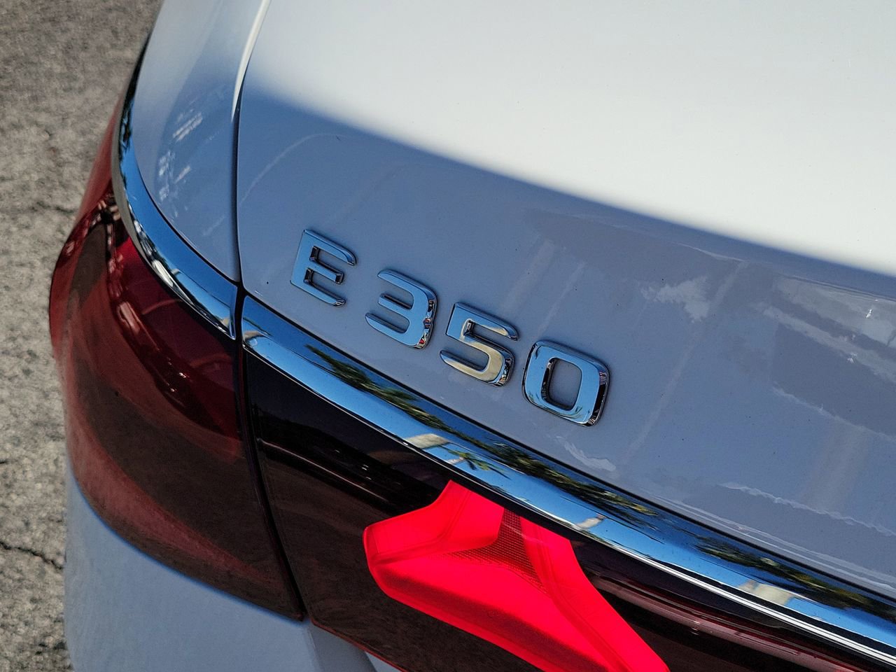 Certified 2024 Mercedes-Benz E 350 4MATIC Sedan image 8