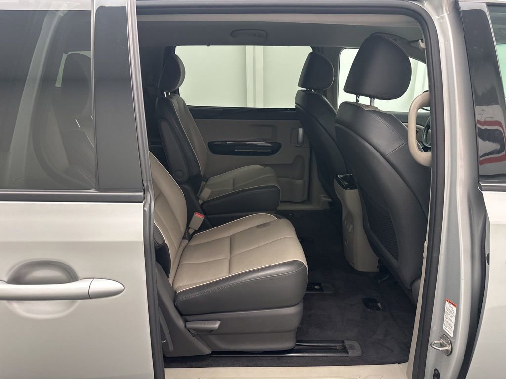 Used 2018 Kia Sedona SX image 7