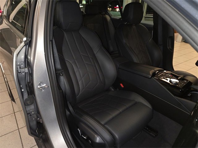 Used 2024 BMW 530i image 25