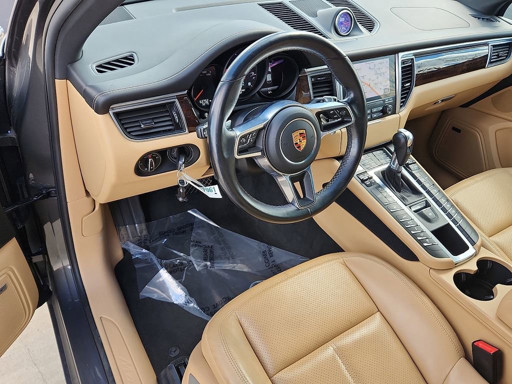 Used 2018 Porsche Macan Sport Edition image 4