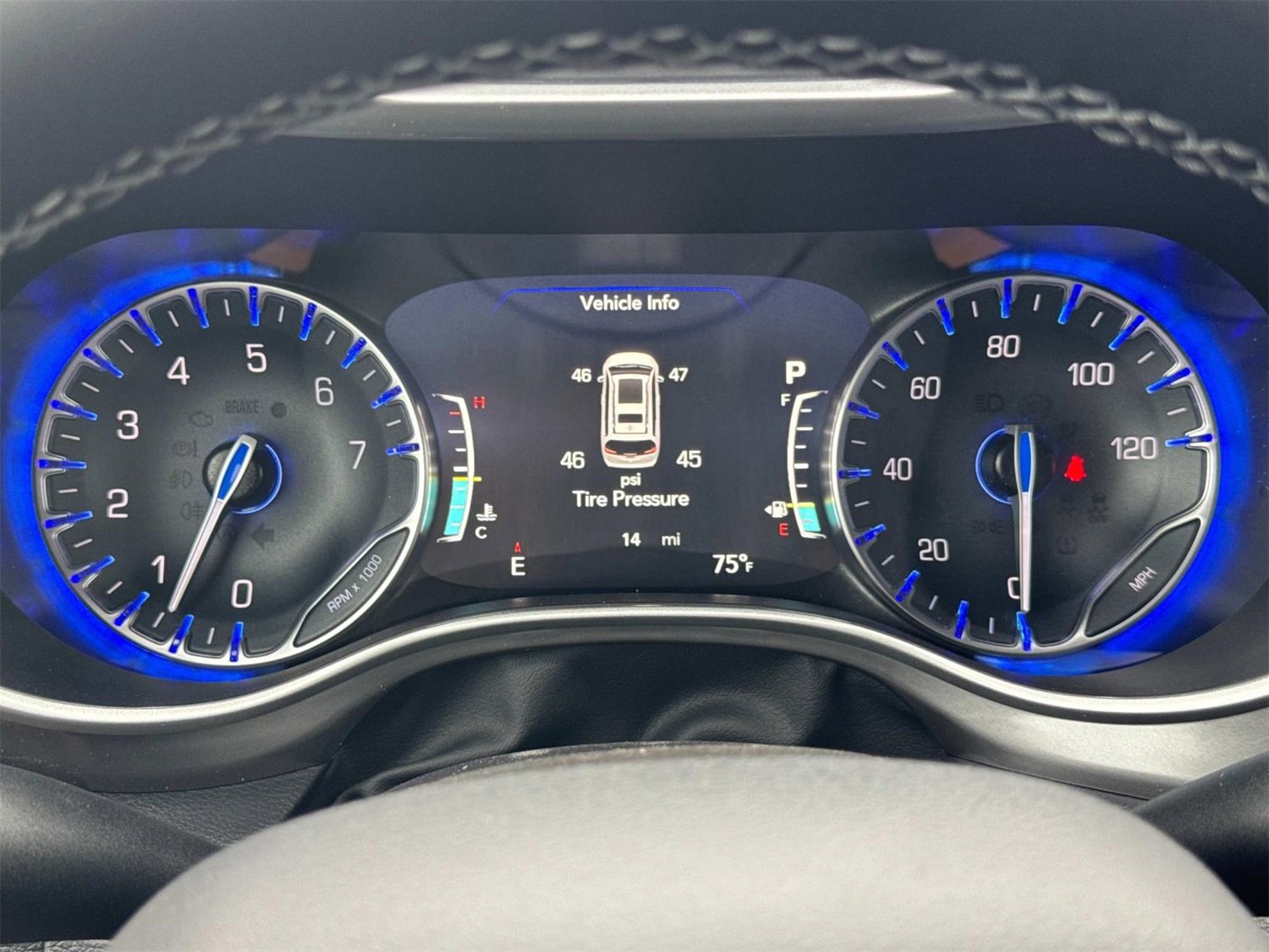 New 2025 Chrysler Pacifica Select image 40