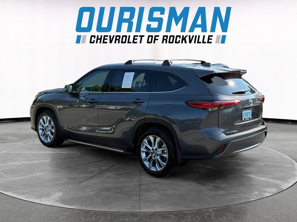 Used 2022 Toyota Highlander Limited FWD image 4