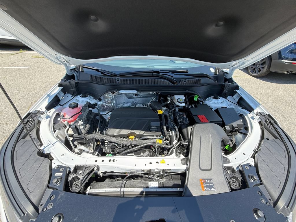 New 2026 Chevrolet Trax ACTIV w/ Sunroof Package FWD image 31