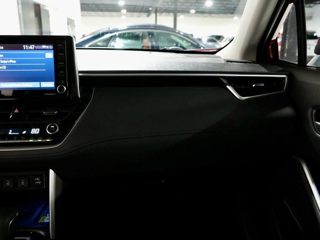 Used 2022 Toyota Corolla Cross XLE image 25