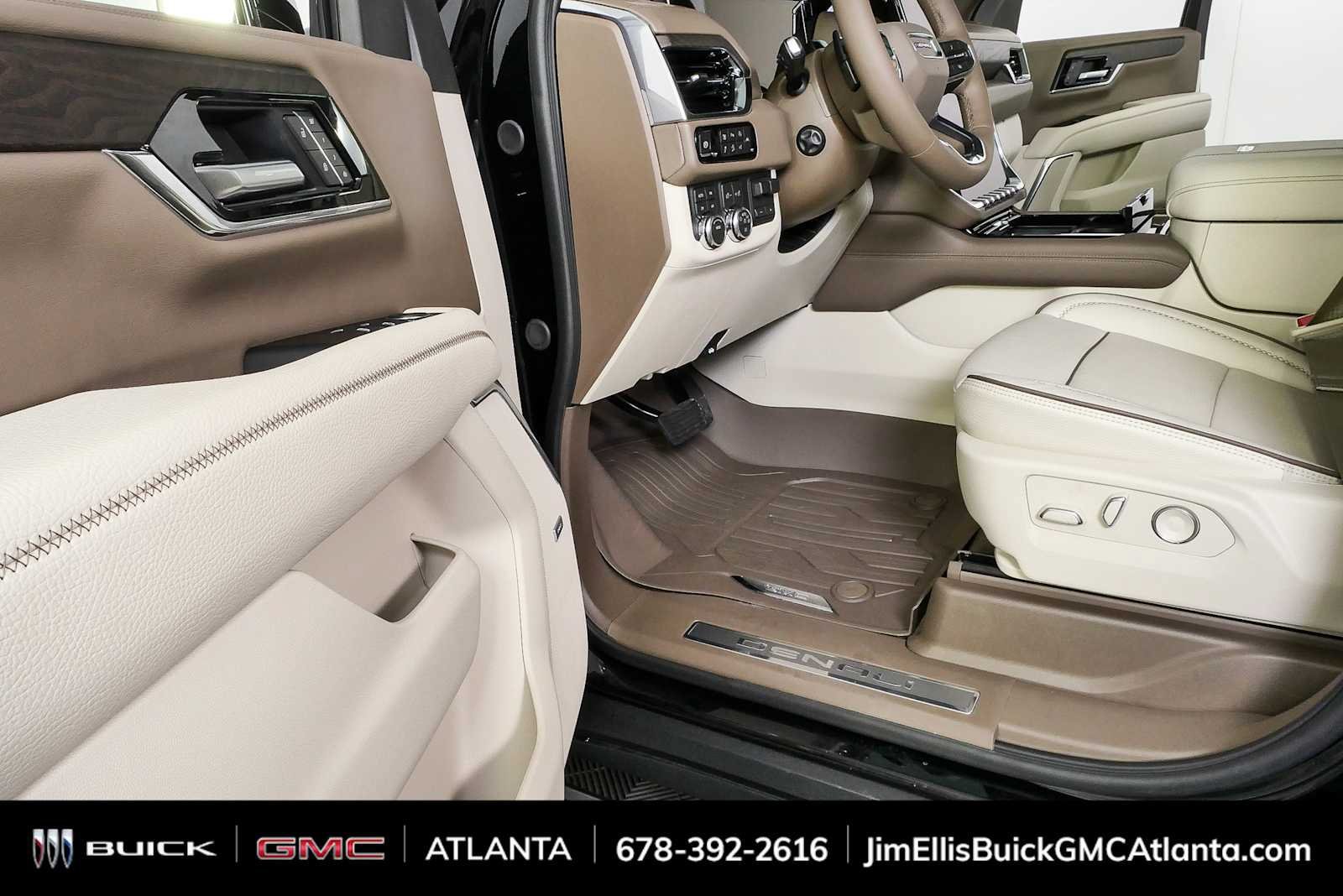 New 2026 GMC Yukon Denali w/ Denali Reserve Package AWD/4WD image 8