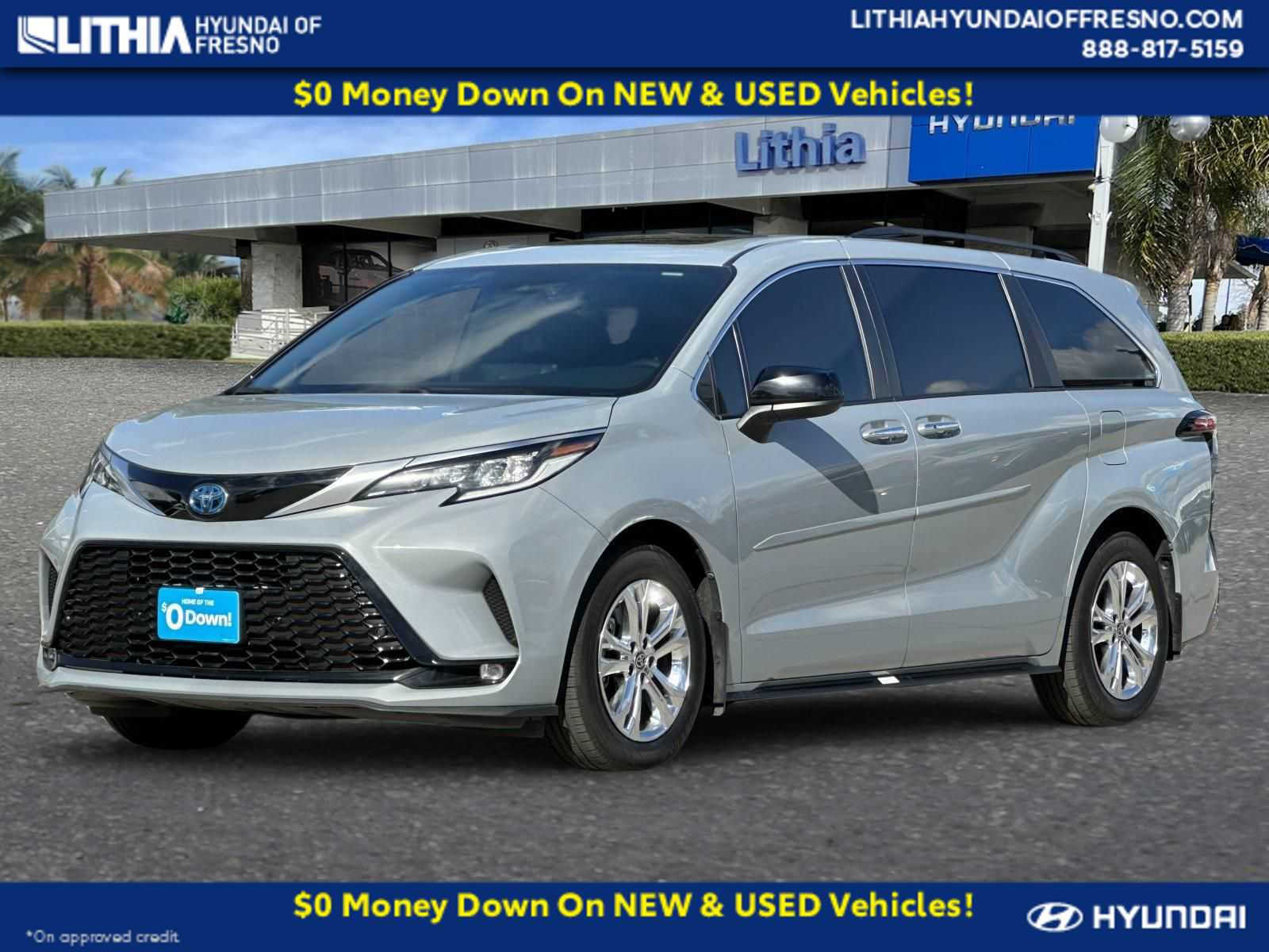 Used 2023 Toyota Sienna XSE w/ XSE Plus Package AWD/4WD image 1