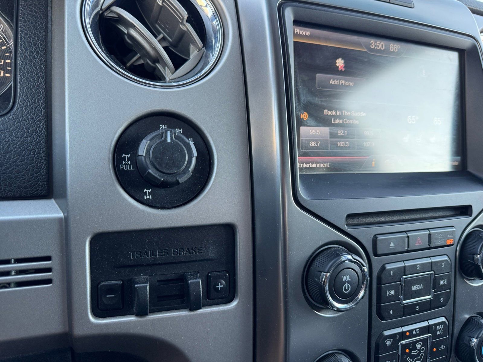 Used 2014 Ford F150 FX4 w/ Equipment Group 402A Luxury AWD/4WD image 24