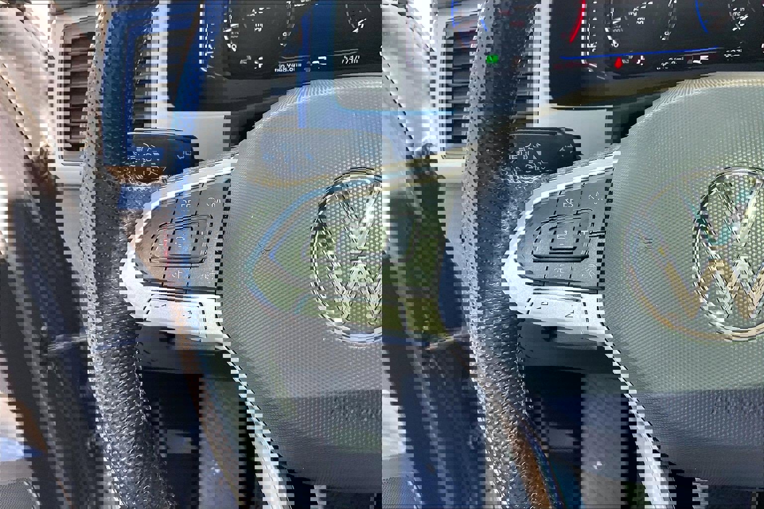 Certified 2021 Volkswagen Atlas Cross Sport SEL Premium R-Line image 18