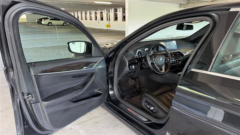 Used 2018 BMW 540i xDrive AWD/4WD image 18