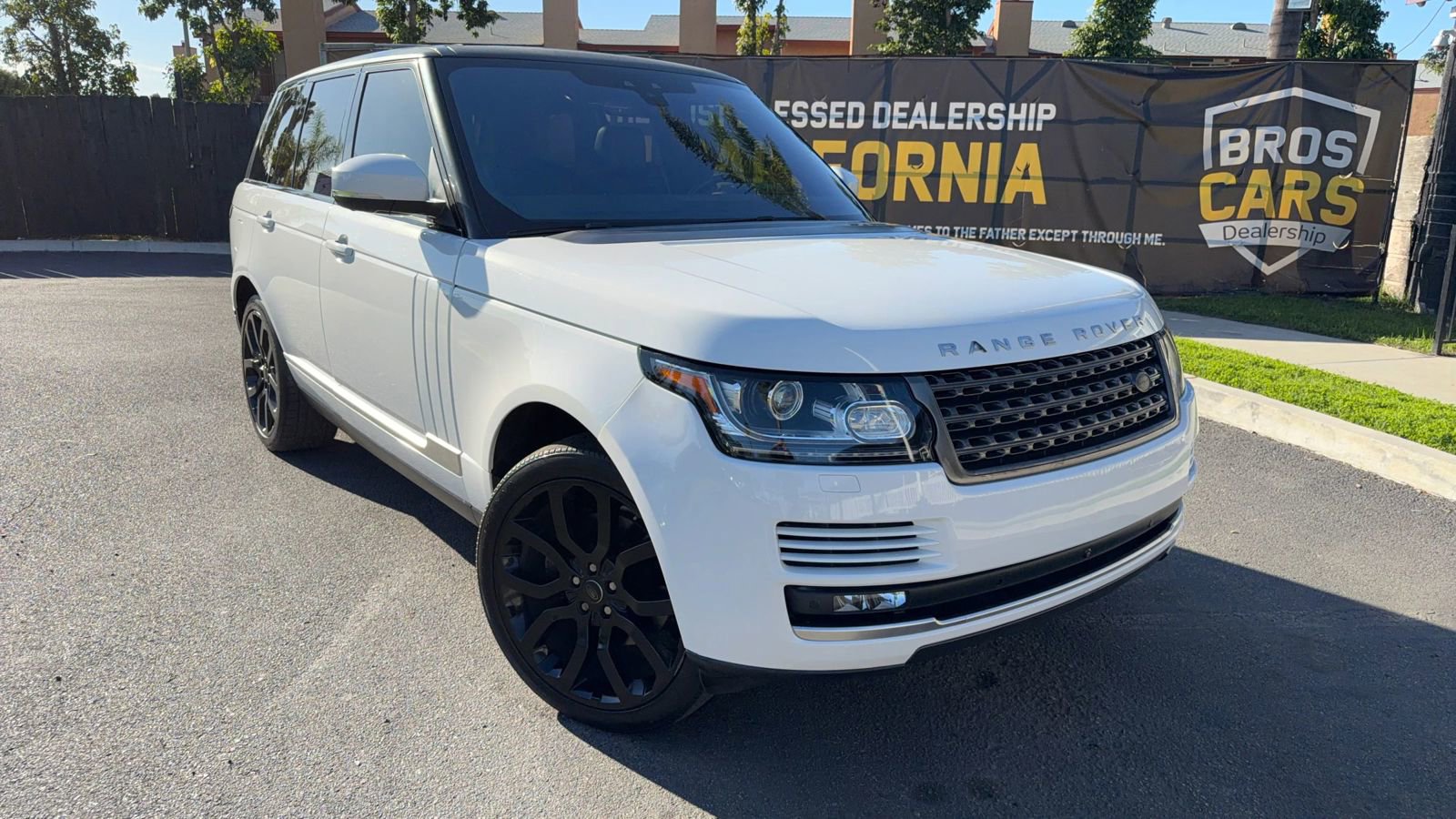 Used 2017 Land Rover Range Rover image 1