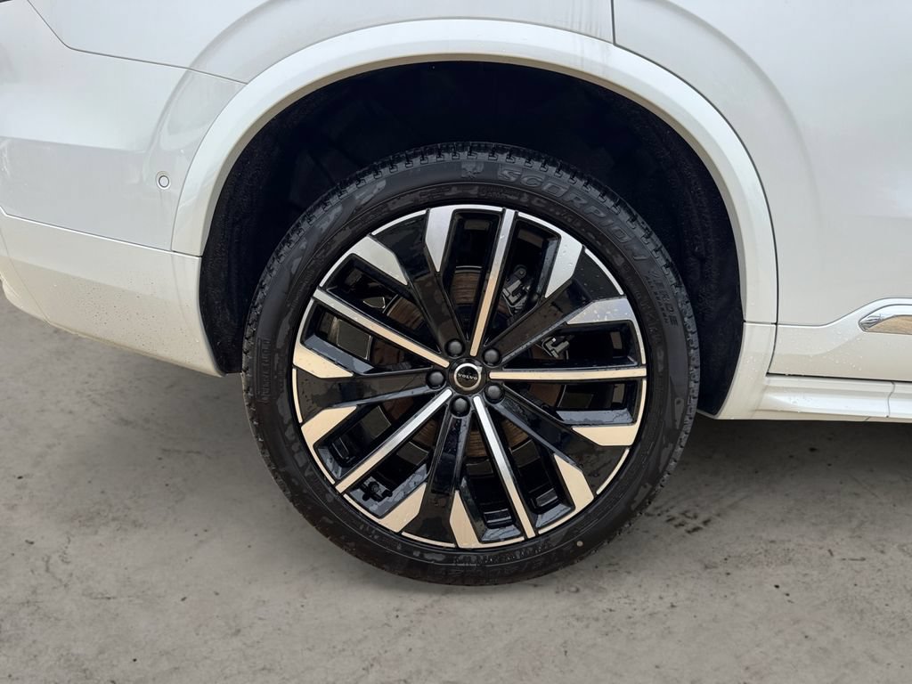 New 2026 Volvo XC90 B6 Plus w/ Protection Package Premier AWD/4WD image 8