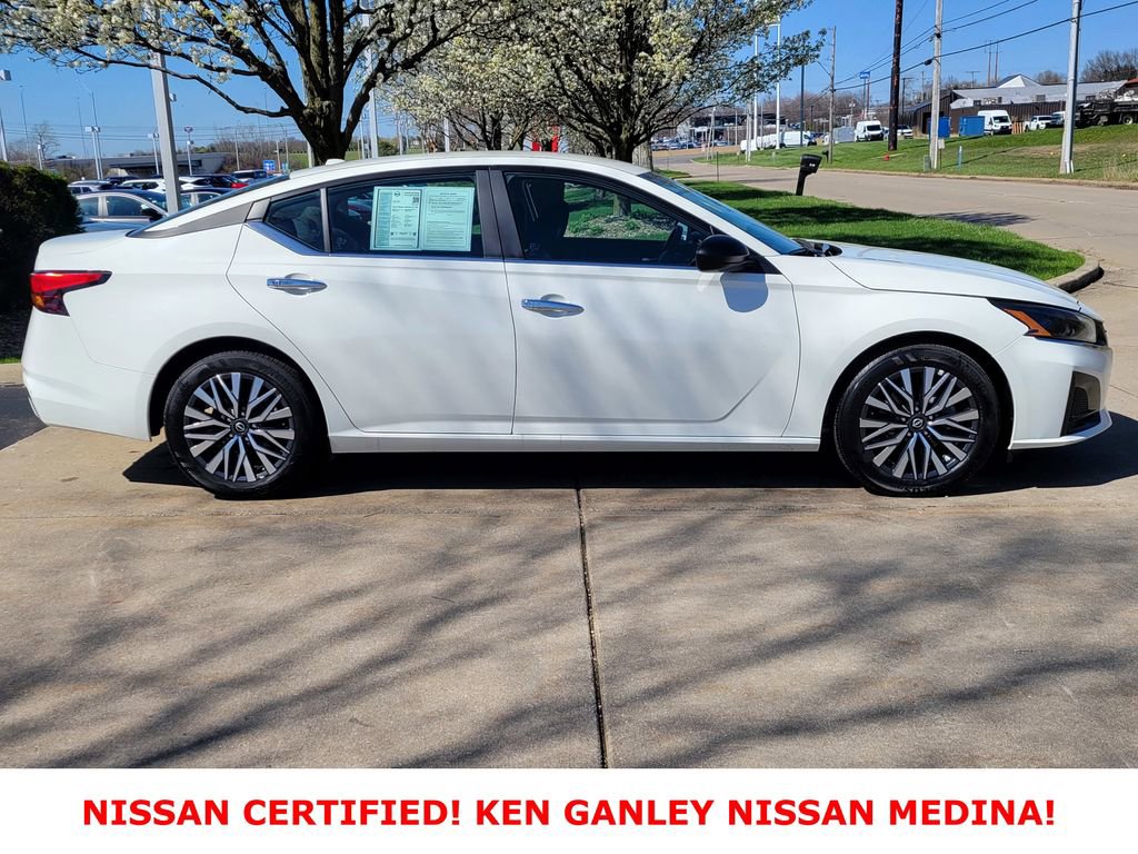 Certified 2025 Nissan Altima 2.5 SV FWD image 2