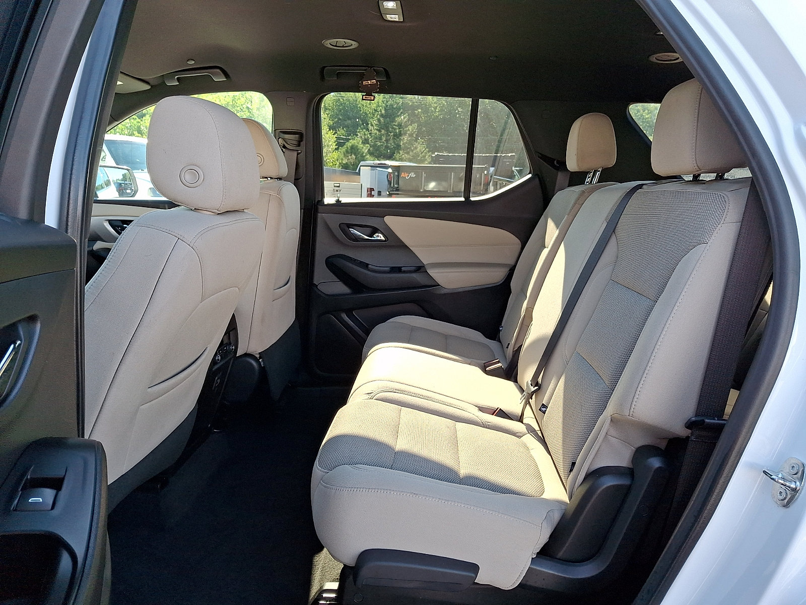 Used 2023 Chevrolet Traverse LS w/ Safety Package FWD image 10