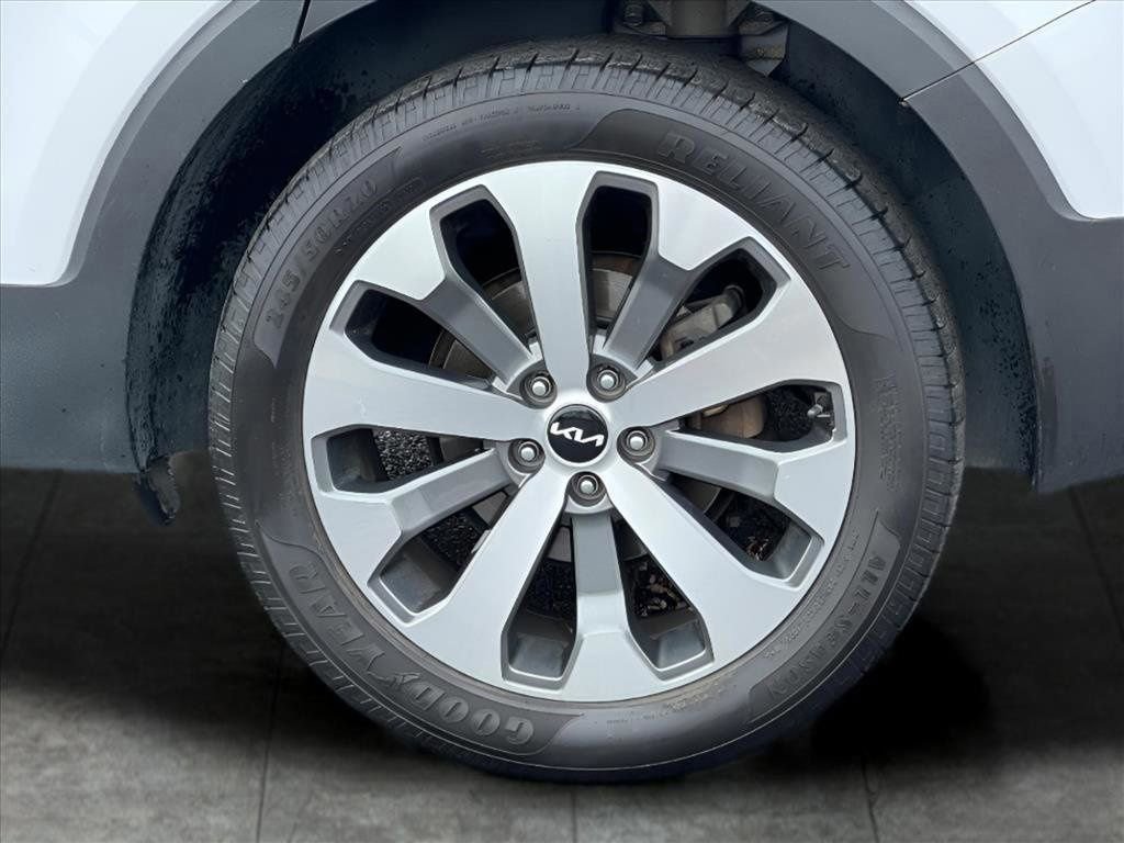 Used 2022 Kia Telluride S image 9