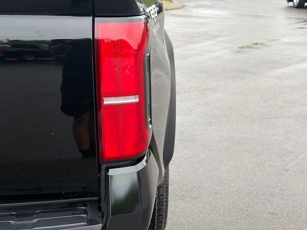 Used 2024 Toyota Tacoma TRD Off-Road image 11