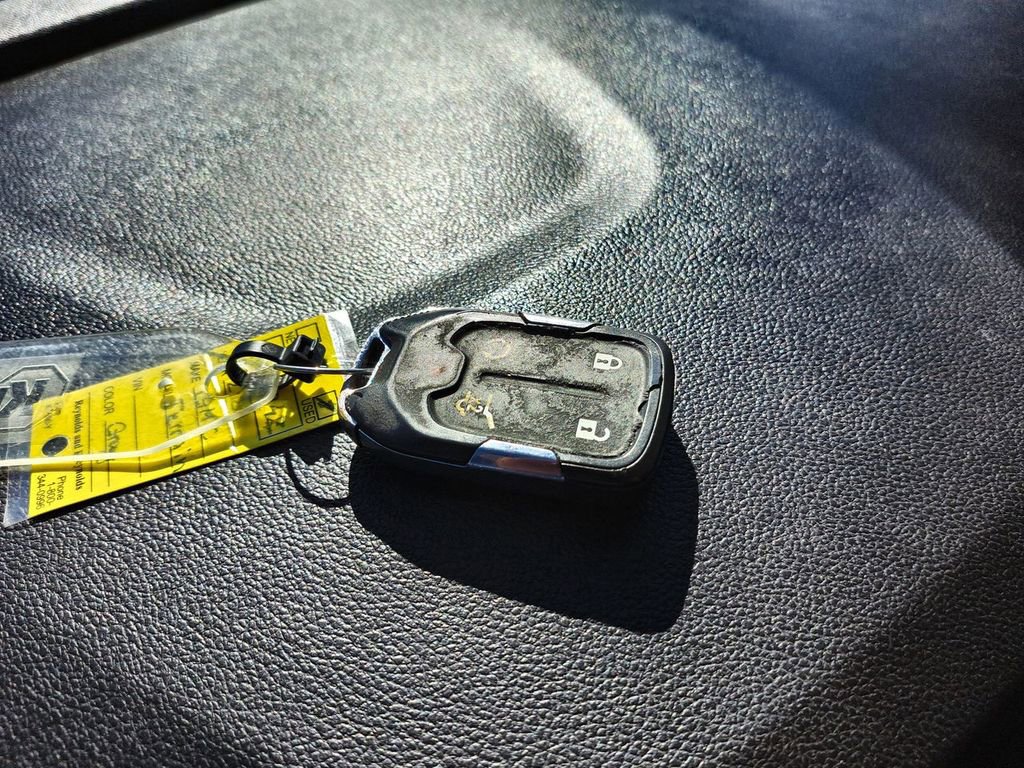 Used 2021 GMC Terrain SLT image 31