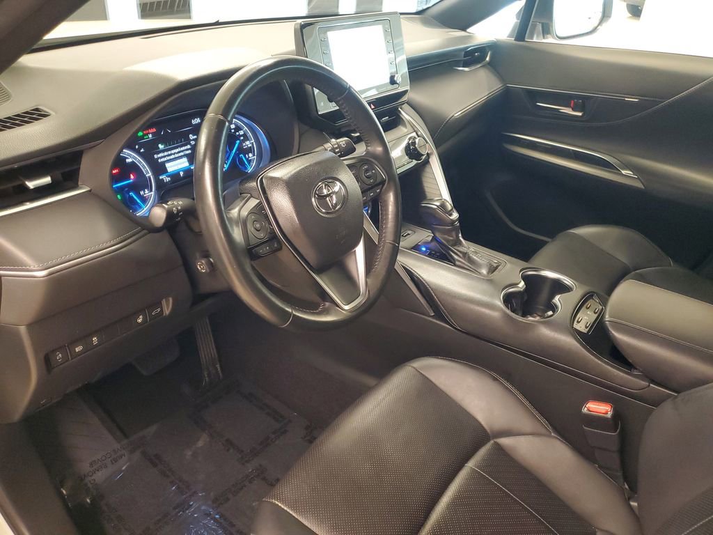 Used 2021 Toyota Venza XLE w/ Softex Package image 16