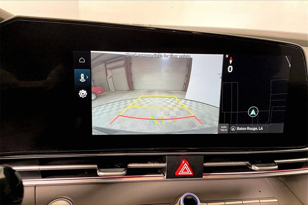 Used 2025 Hyundai Elantra SEL image 17