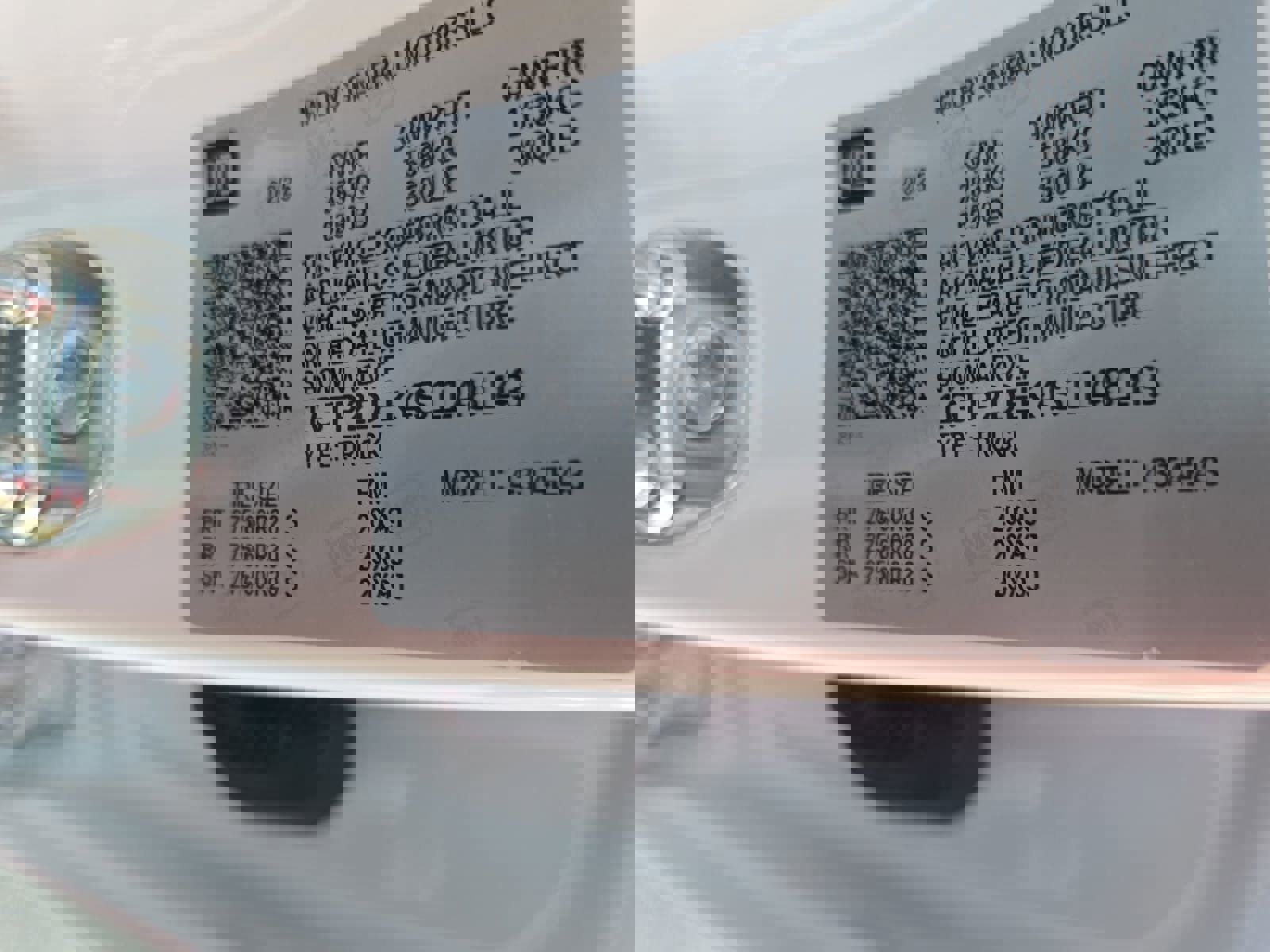 Used 2025 GMC Canyon AT4 w/ Nightfall Edition image 39