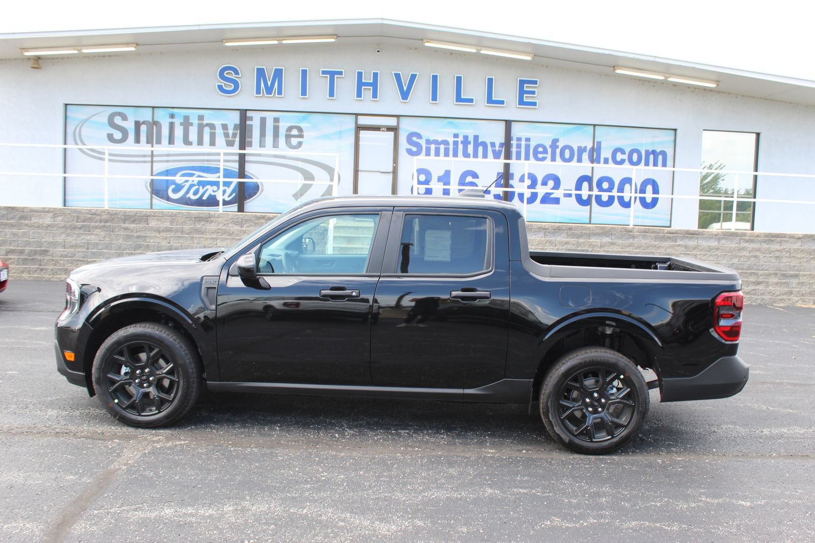 New 2025 Ford Maverick XLT w/ XLT Luxury Package AWD/4WD image 2