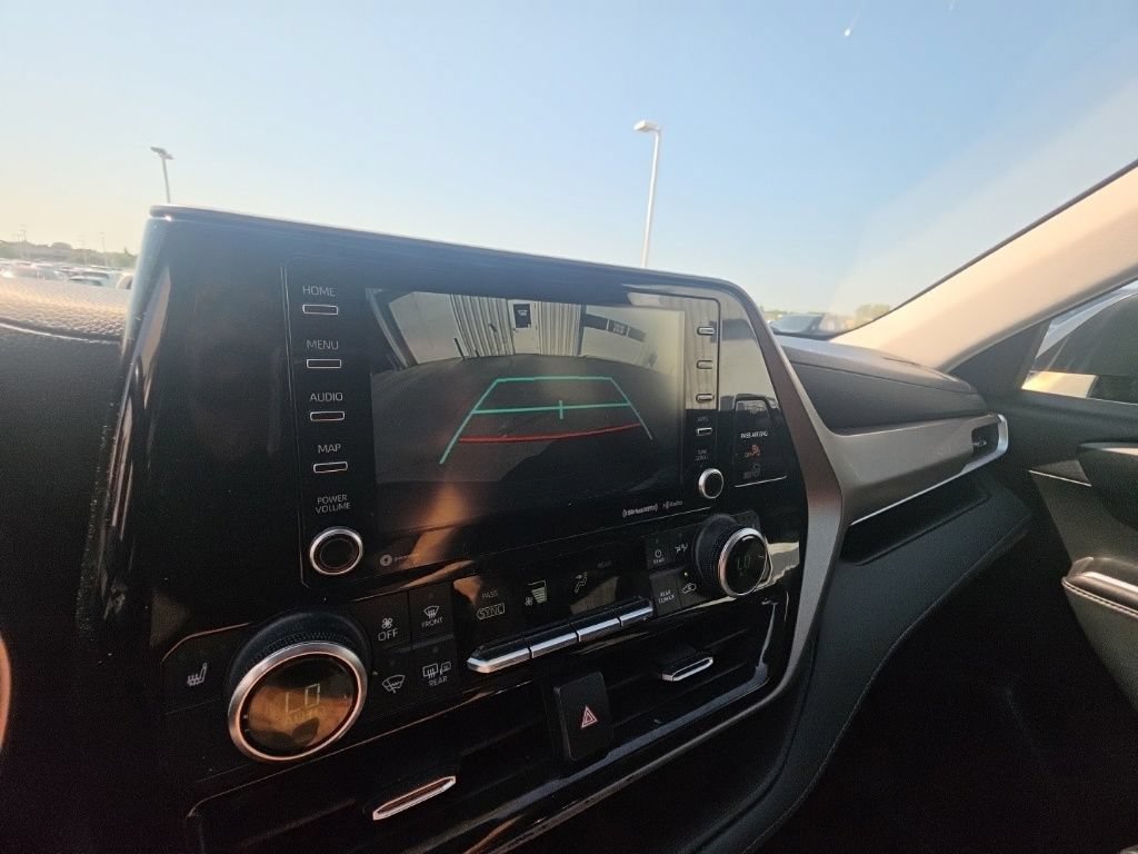 Used 2022 Toyota Highlander XLE AWD/4WD image 20