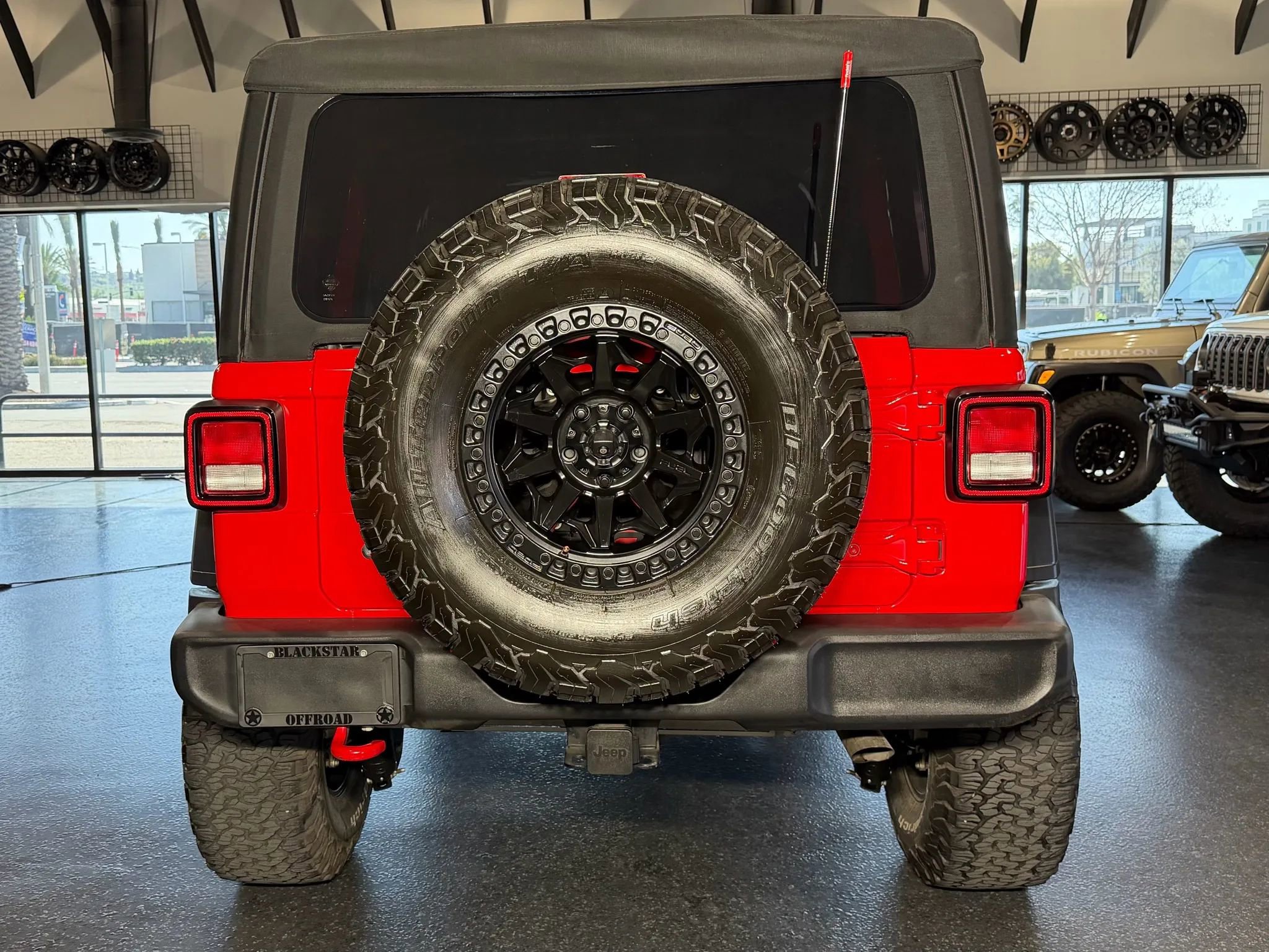 Used 2018 Jeep Wrangler Unlimited Sport image 10