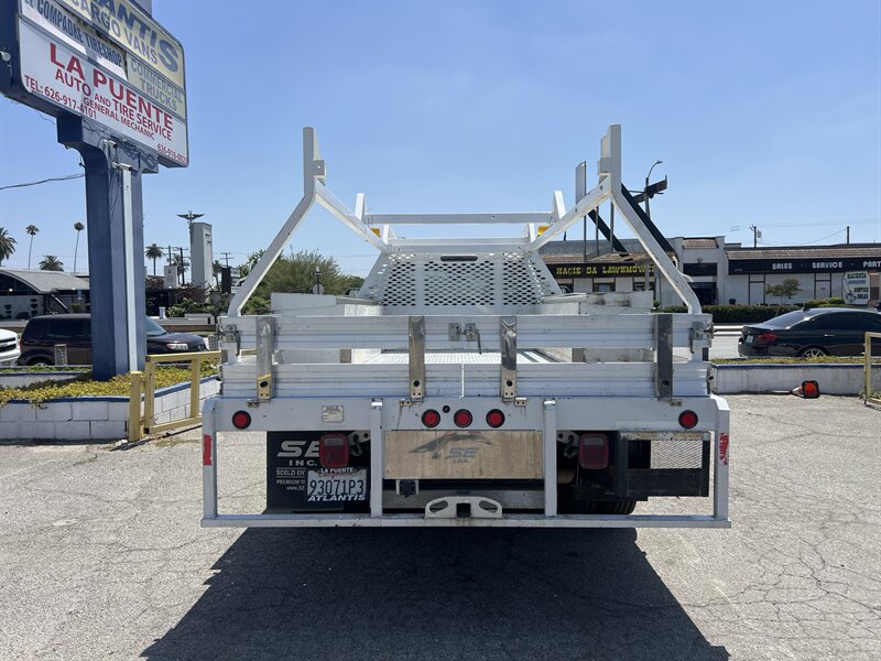 Used 2022 Ford F550 2WD Regular Cab Super Duty image 3