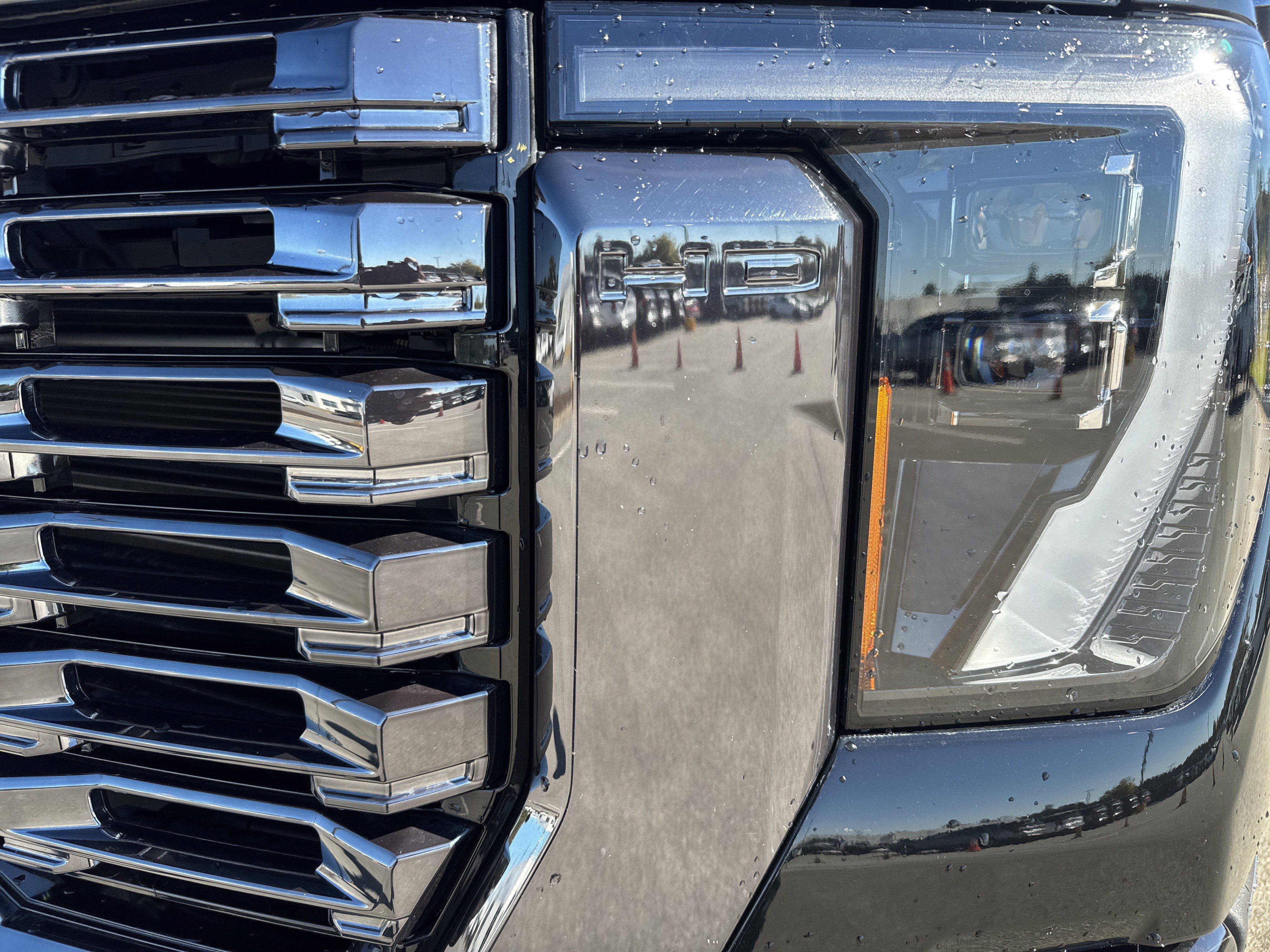 Used 2024 GMC Sierra 2500 Denali Ultimate image 6