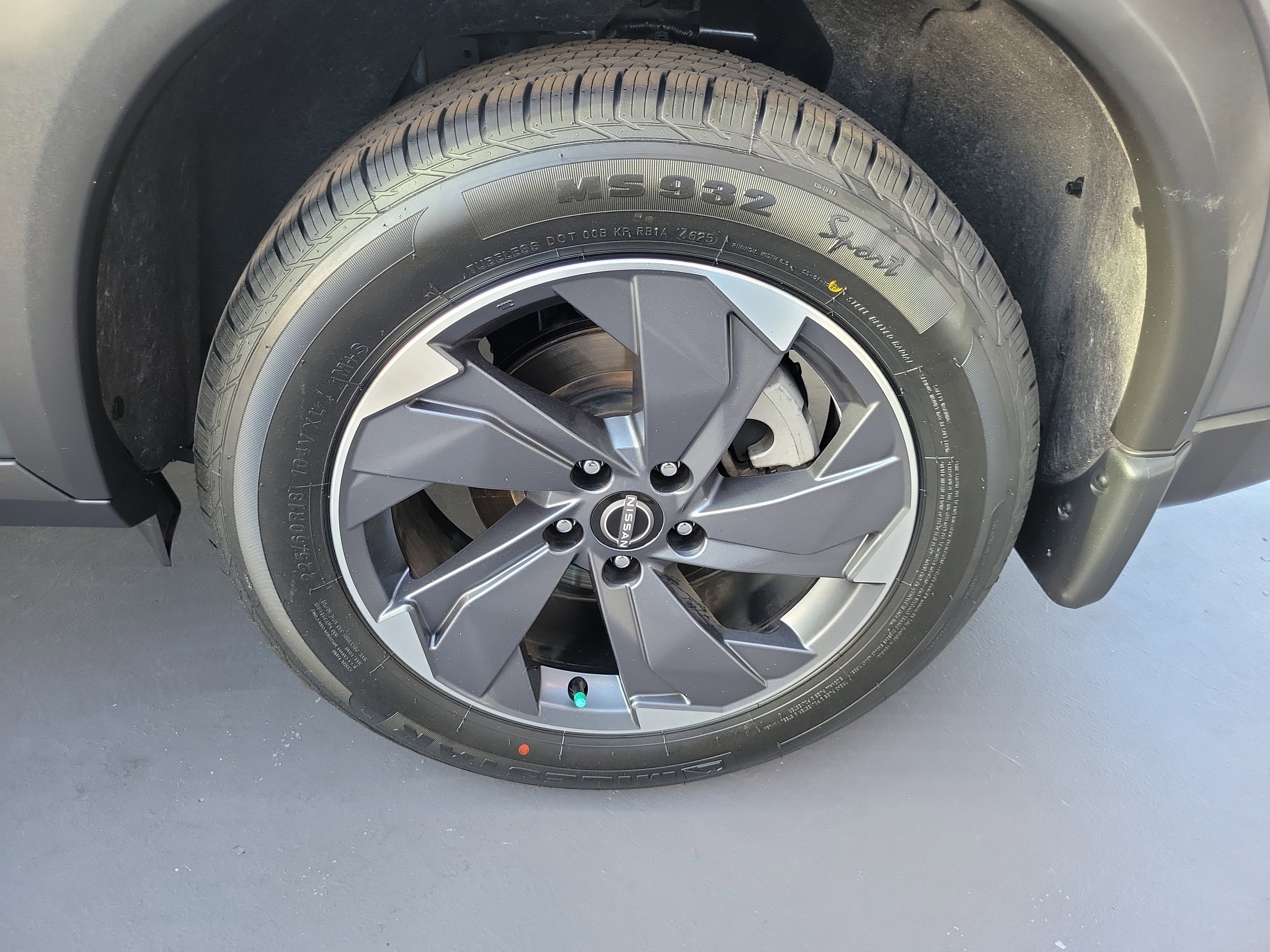 Used 2024 Nissan Rogue SV w/ SV Premium Package image 26