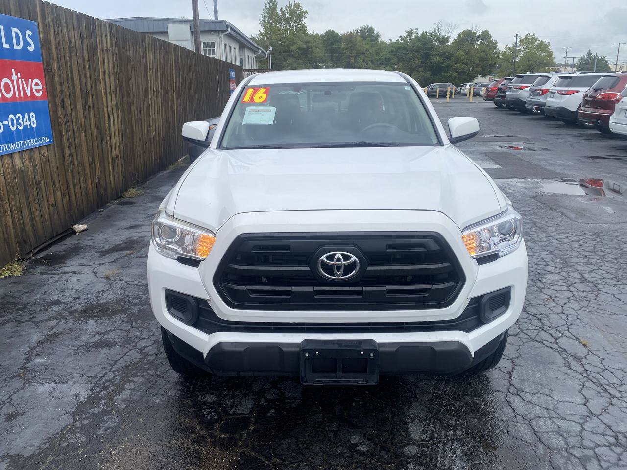 Used 2016 Toyota Tacoma SR w/ Towing Package AWD/4WD image 2