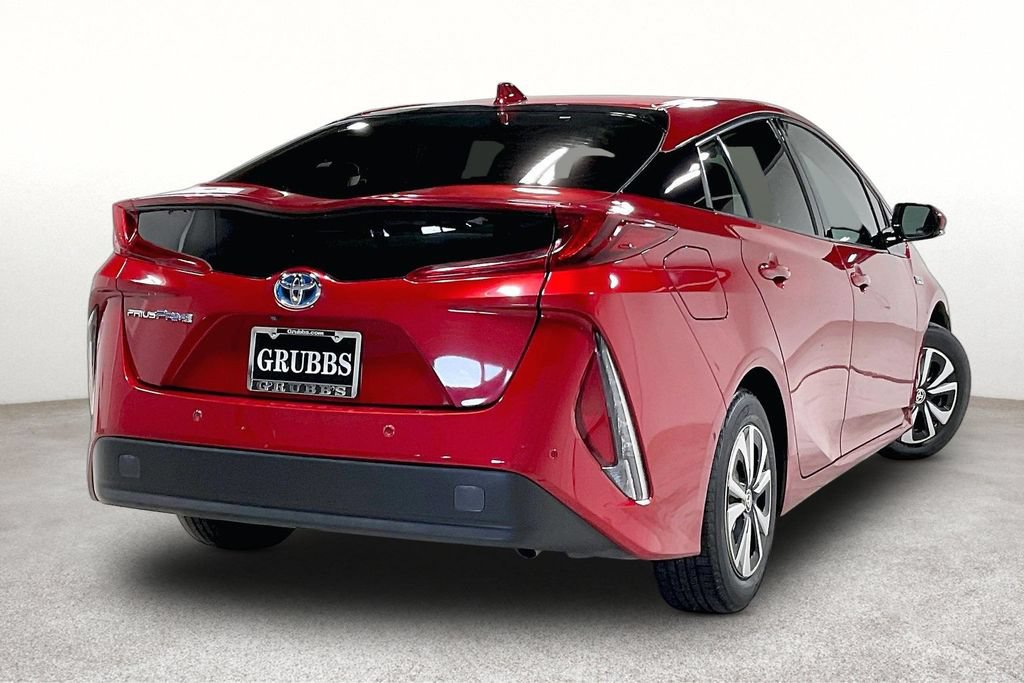 Used 2018 Toyota Prius Prime Advanced FWD image 2