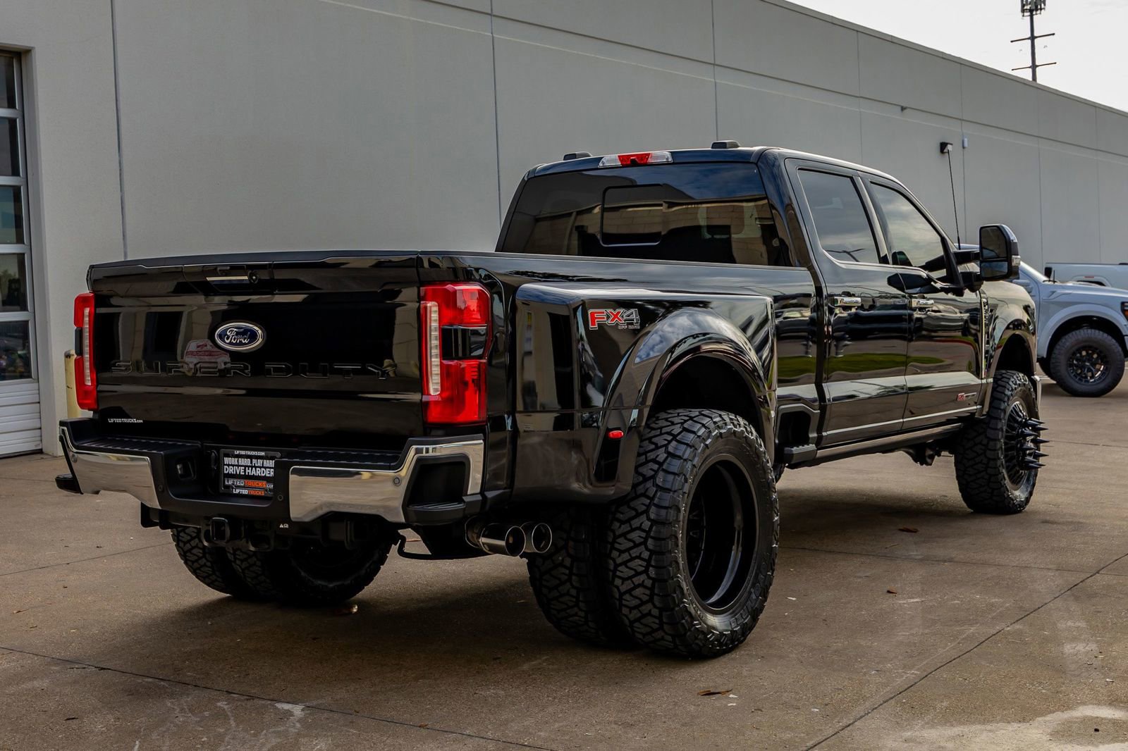 Used 2024 Ford F350 Lariat w/ Lariat Ultimate Package image 10