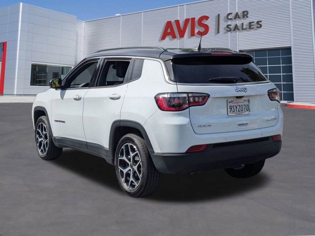 Used 2025 Jeep Compass Limited image 9