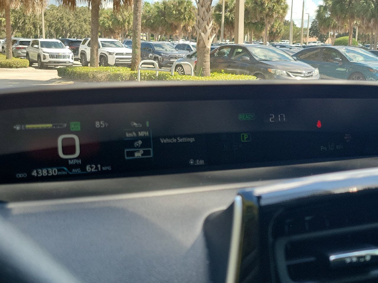Used 2021 Toyota Prius LE FWD image 20