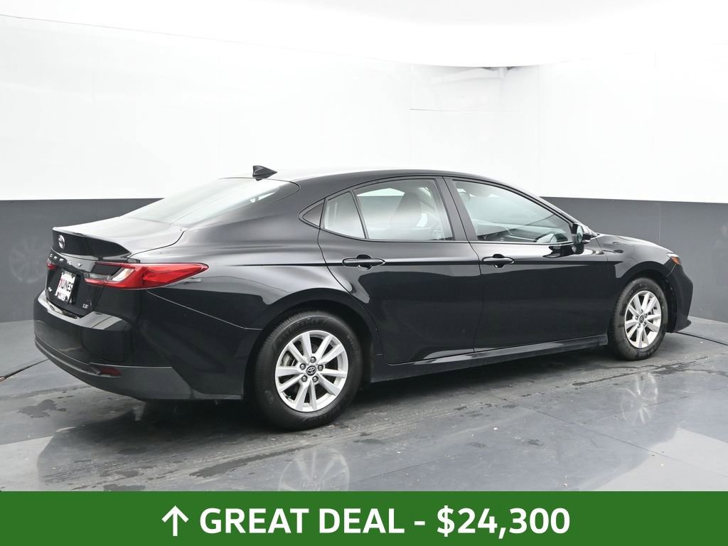 Used 2025 Toyota Camry LE image 12