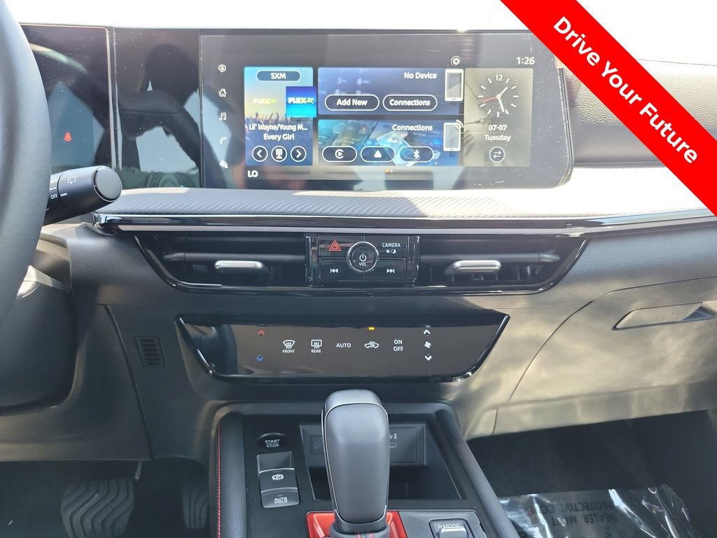 Certified 2025 Nissan Kicks SR FWD image 15