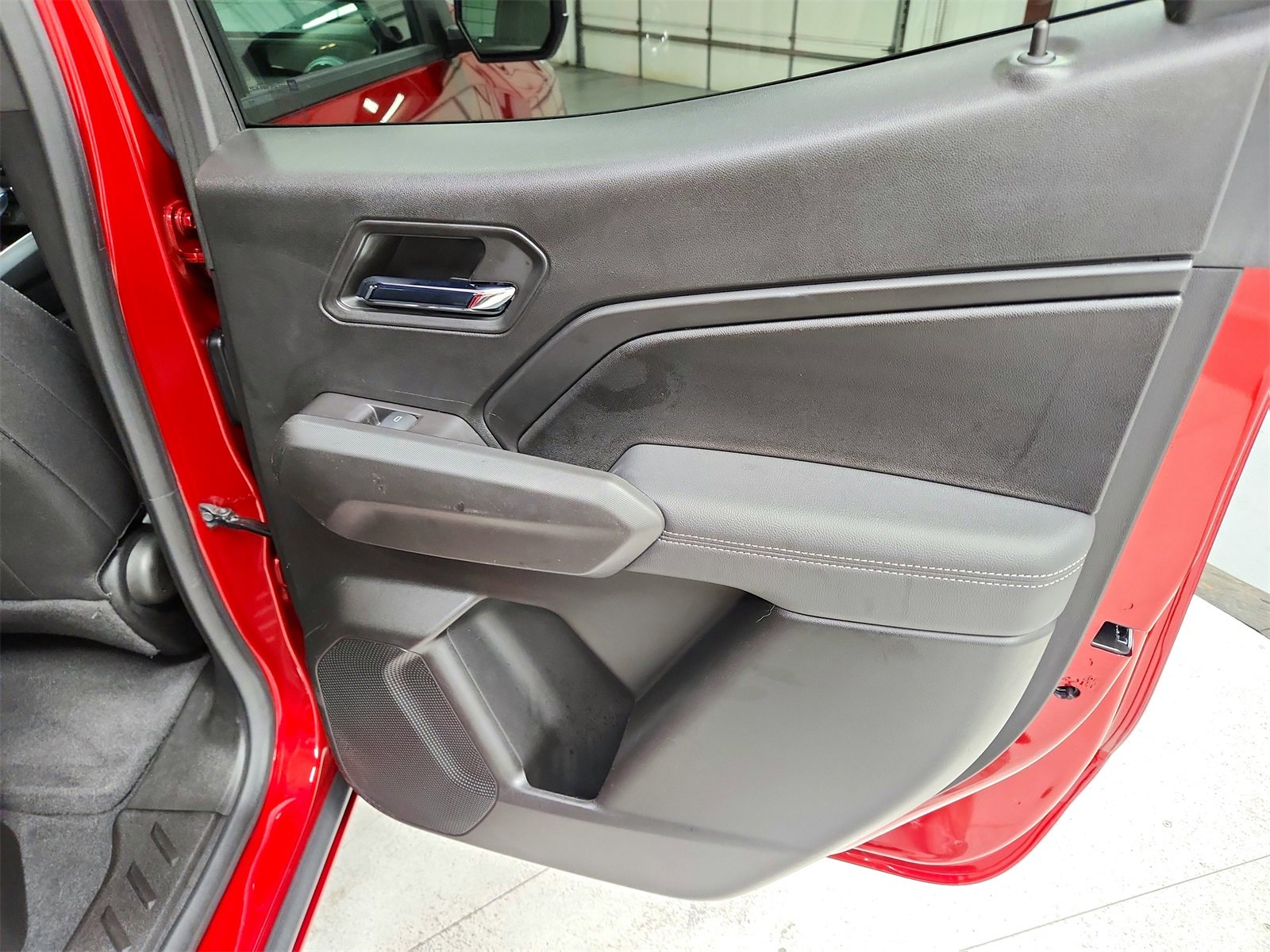 Used 2024 Chevrolet Colorado LT w/ LT Convenience Package II image 40