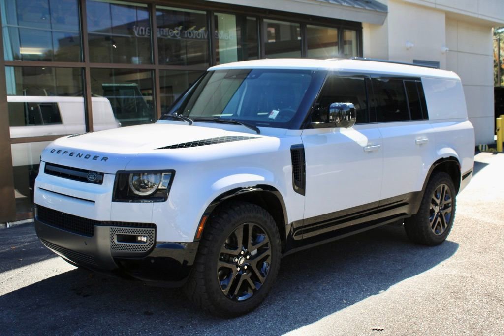 Used 2024 Land Rover Defender 130 Outbound image 2