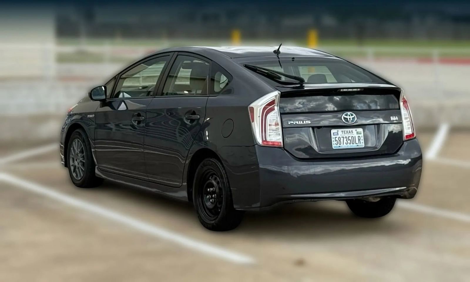 Used 2015 Toyota Prius Two FWD image 6