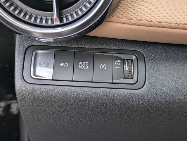 Used 2025 Chevrolet Equinox ACTIV w/ Safety and Technology Package image 35