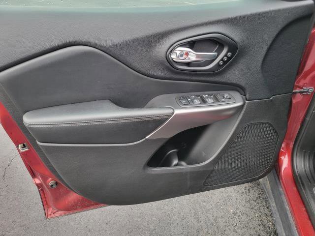 Used 2021 Jeep Cherokee Limited w/ Mopar Interior Package image 5