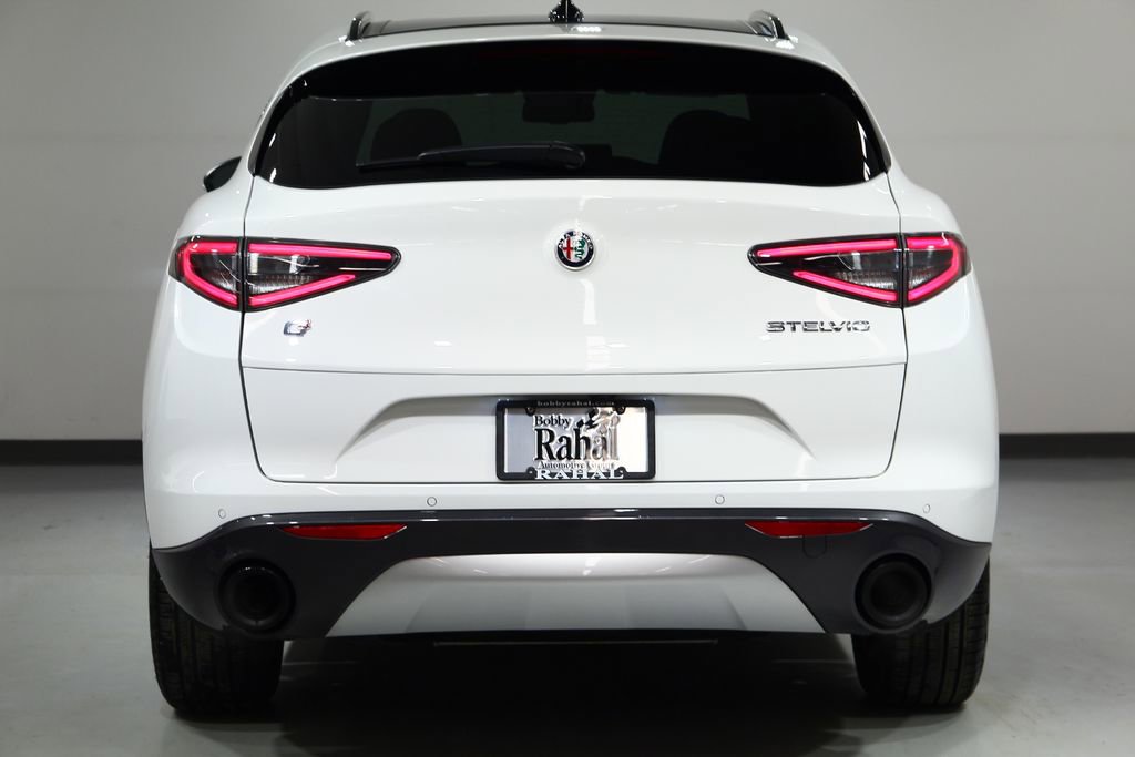 Used 2024 Alfa Romeo Stelvio Ti image 13