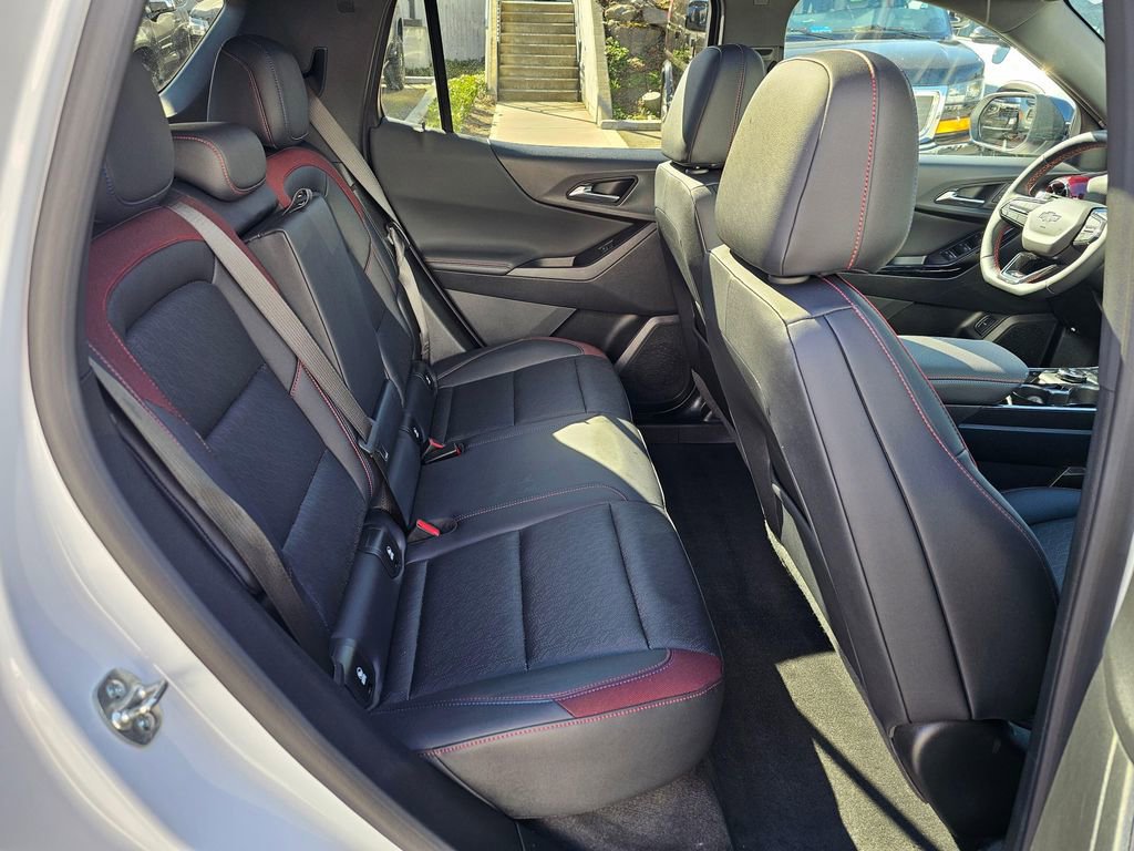 Used 2025 Chevrolet Equinox RS w/ Safety and Technology Package image 12