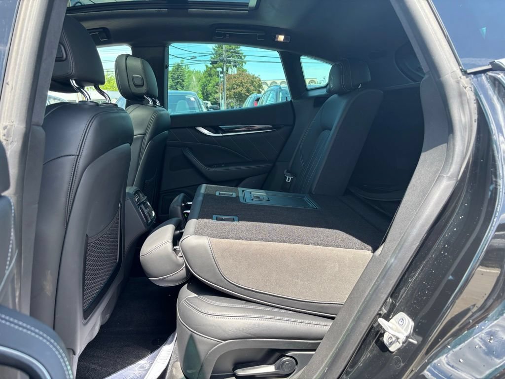 Used 2021 Maserati Levante AWD/4WD image 25