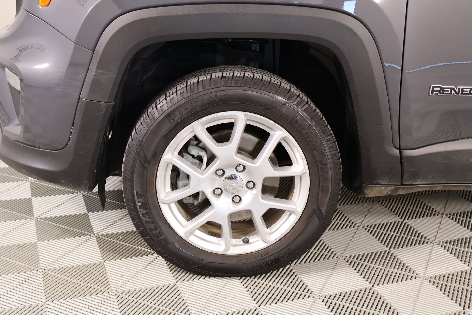 Used 2023 Jeep Renegade Latitude w/ Sun/Sound Group AWD/4WD image 19
