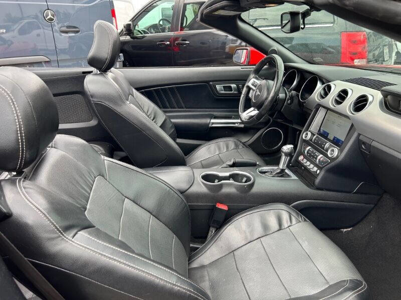 Used 2020 Ford Mustang Premium RWD image 8