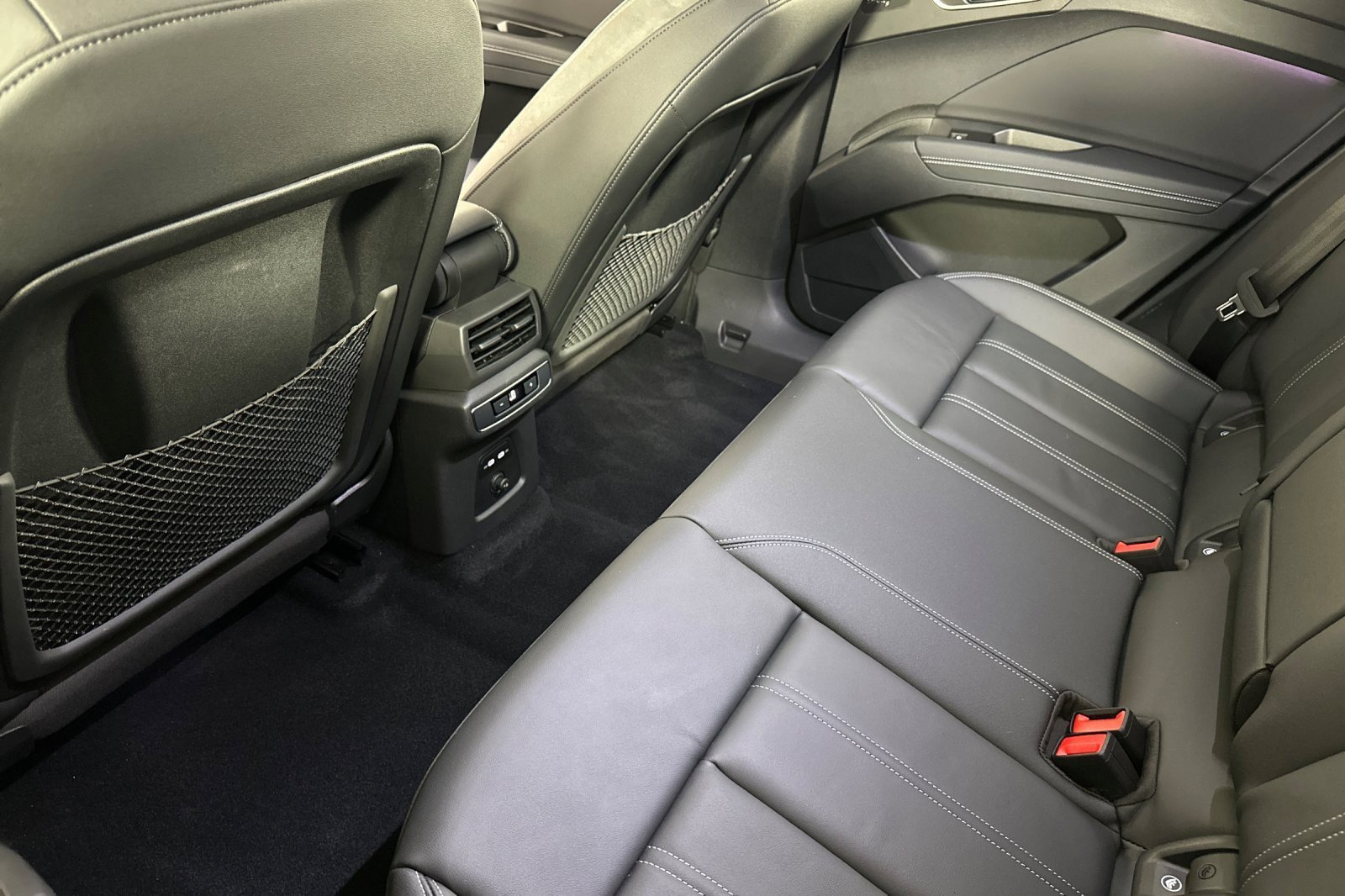 Used 2024 Audi Q4 e-tron Premium Plus w/ Premium Plus image 11