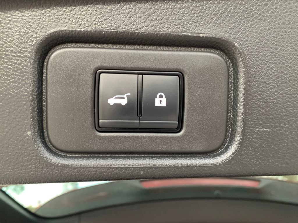 Used 2025 Nissan Pathfinder SL image 8